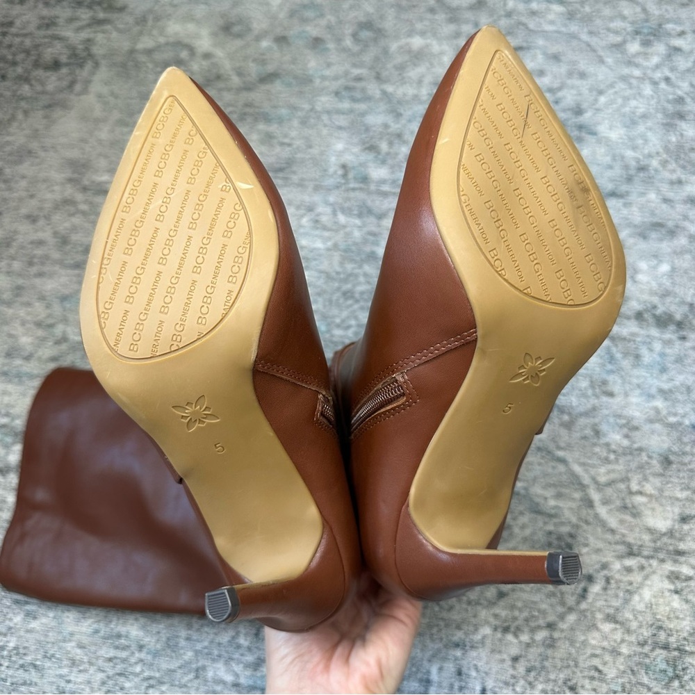 🆕 BCBGENERATION Abbin Point Toe Knee Boots Size 5 - Picture 5 of 7